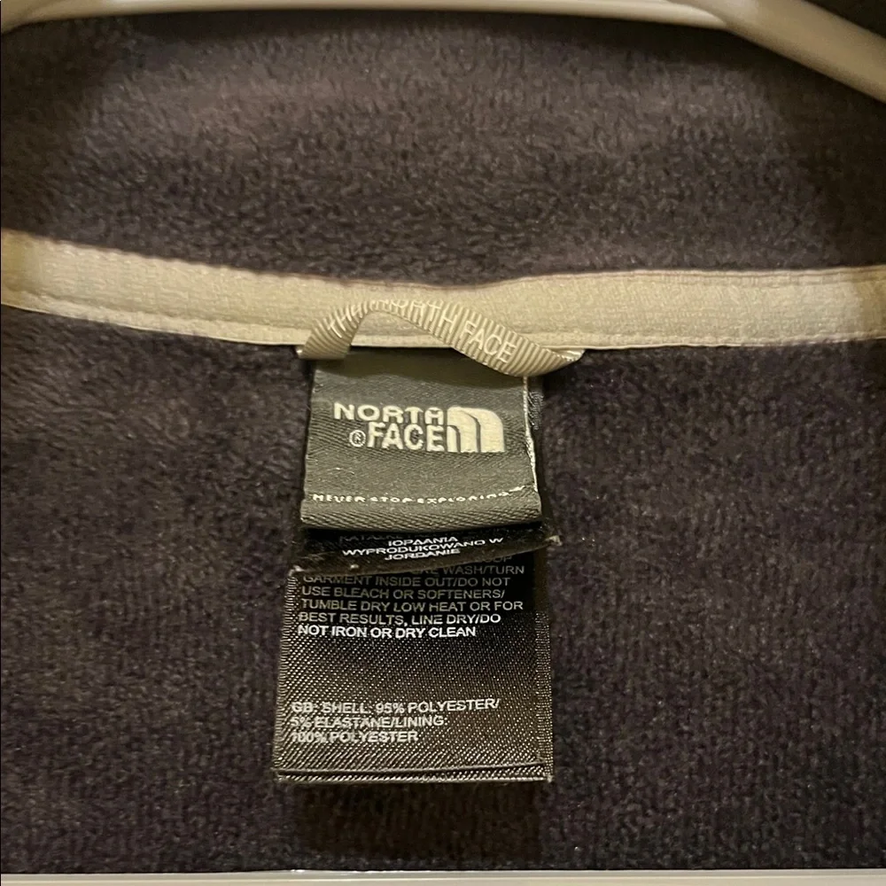 The North Face Women's Black Softshell Jacket - Picture 2 of 4